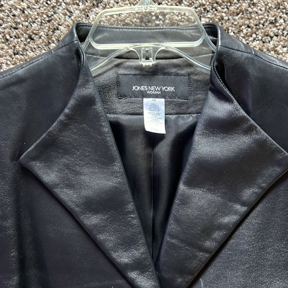Women’s leather blazer/jacket - Picture 2 of 5